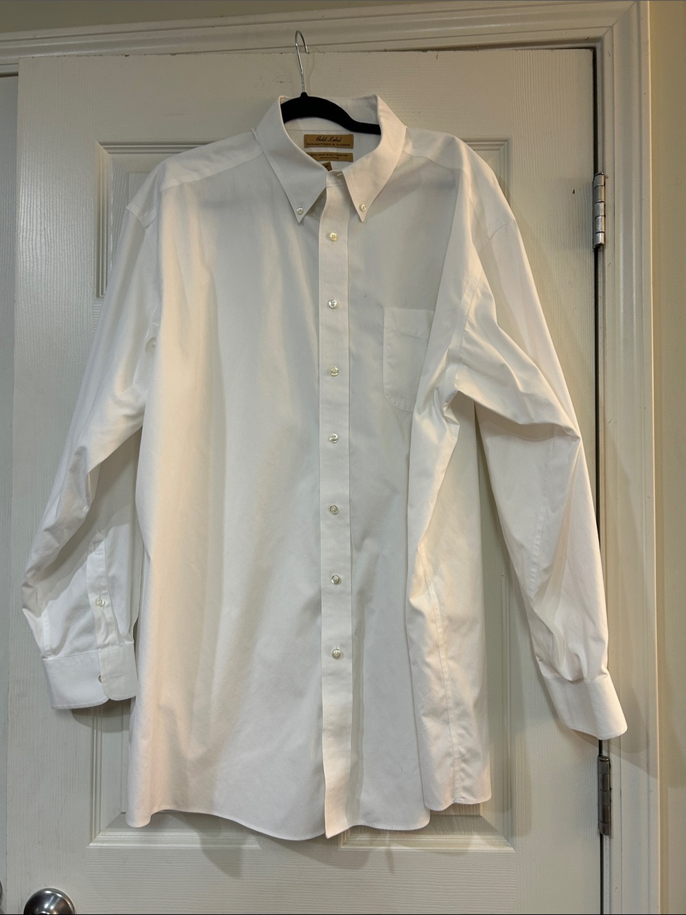 Gold Label Men's White Button-Down Dress Shirt - Classic Tailored Fit